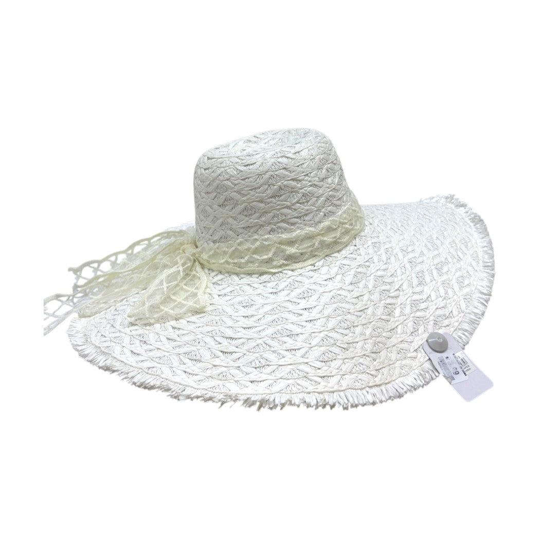 SOMBRERO DE ALA ANCHA CON CINTA DE ENCAJE