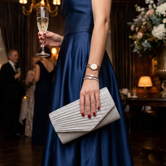 BOLSO DE FIESTA TIPO CLUTCH CON BRILLO PLATEADO
