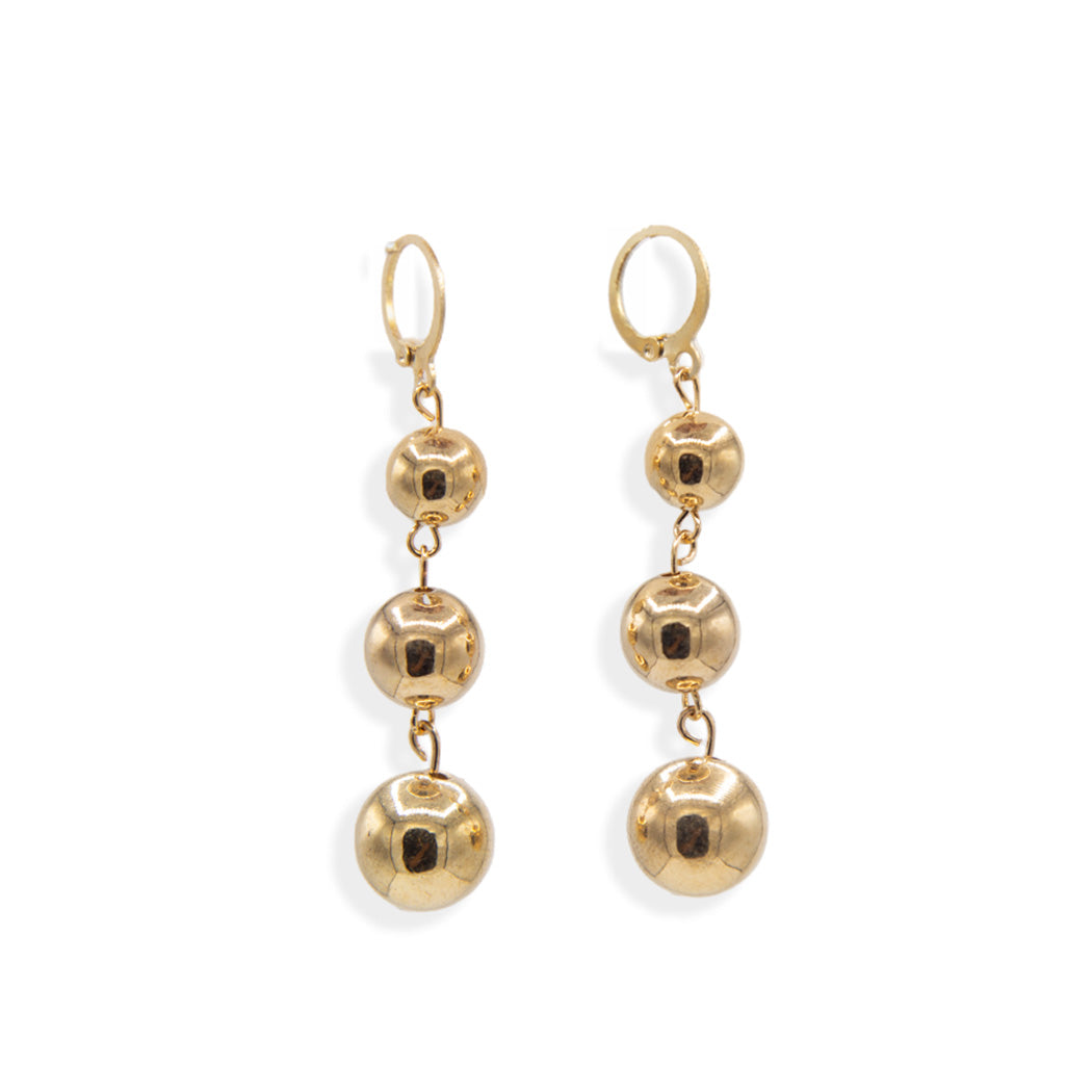 ARETES LARGOS DORADOS EN ESFERAS