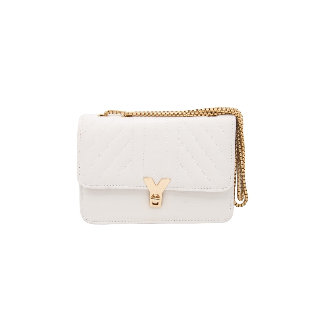 BOLSO TIPO SOBRE CON CADENA DORADA